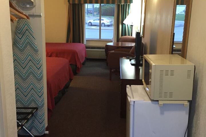 Room 11 of 16