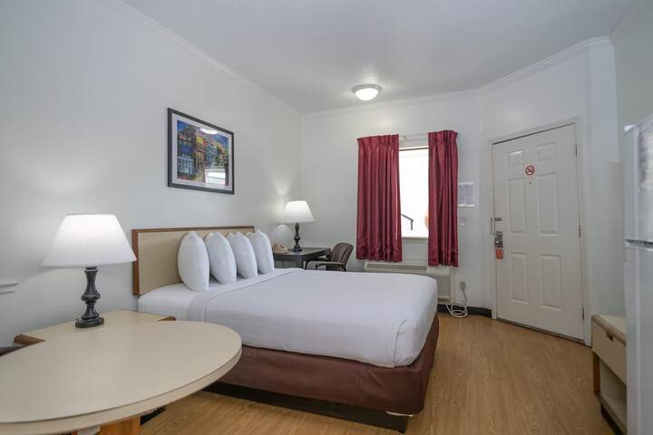 Room 16 of 30