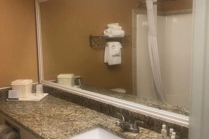 Room 21 of 32