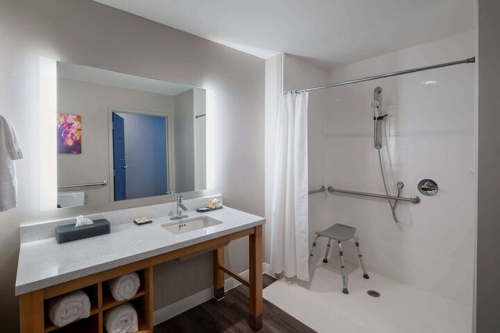 Room 18 of 35