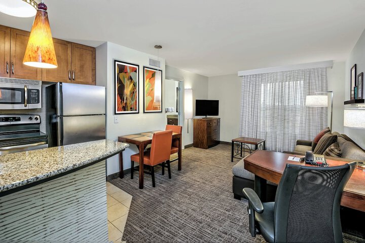 Room 11 of 26
