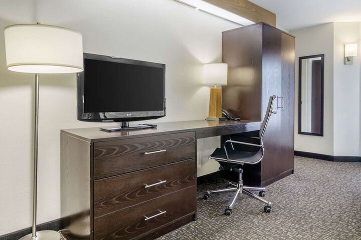 Room 34 of 67