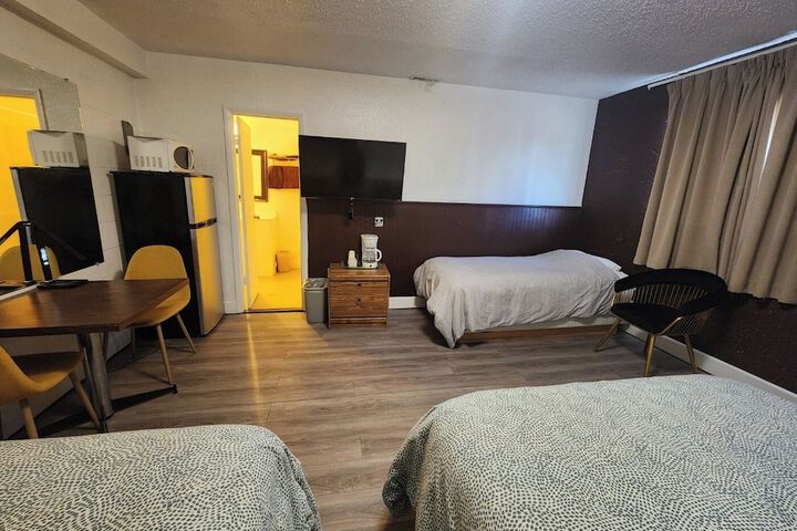 Centennial Motel