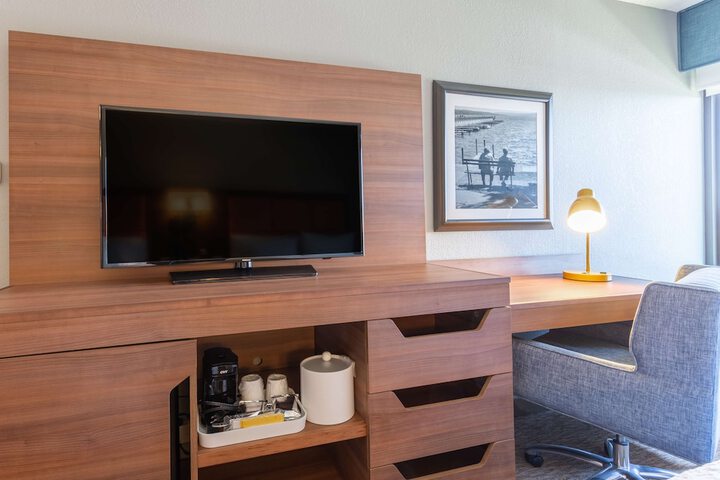 Room 9 of 25