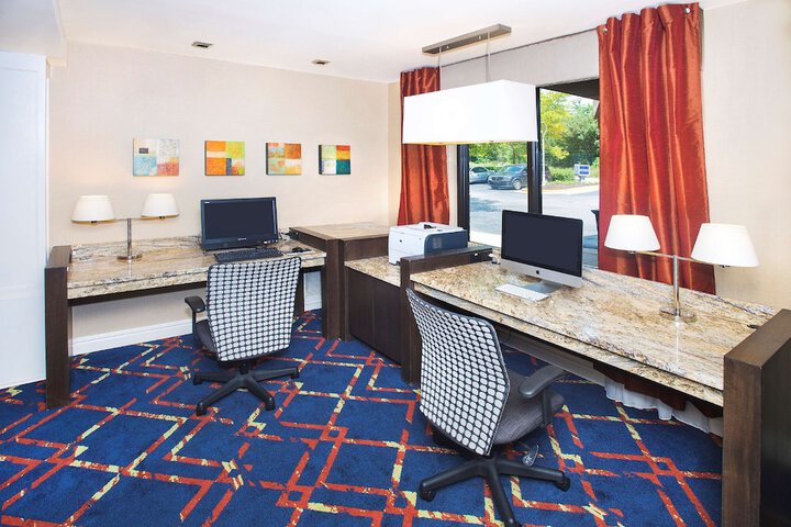 Business Center 32 of 32