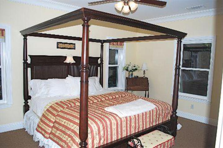Tin Lizzie Inn