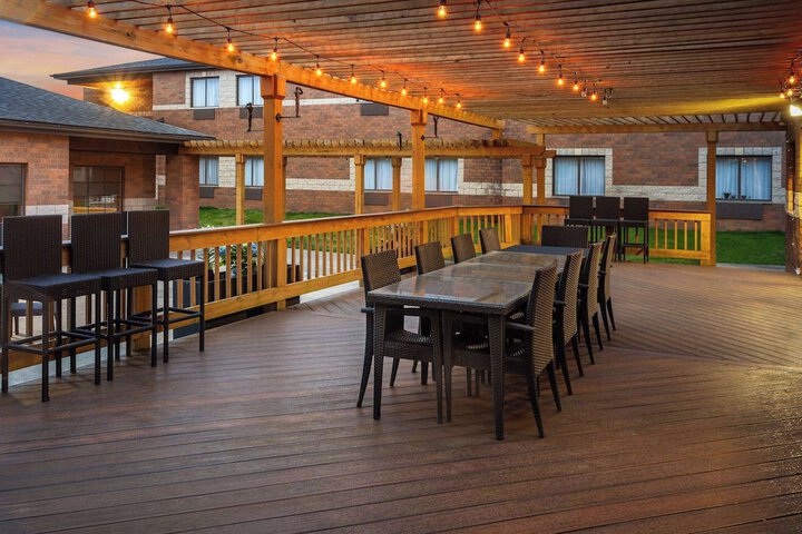 Super 8 by Wyndham Copley Akron