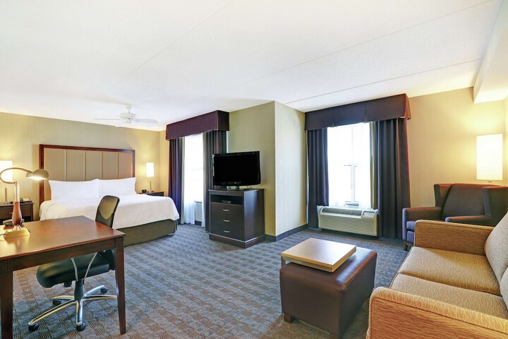Room 32 of 47