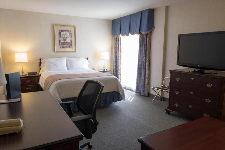 The Roehampton Hotel