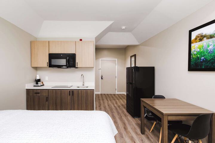SureStay Studio by Best Western Conroe Downtown