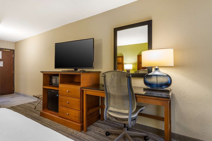 Room 18 of 35