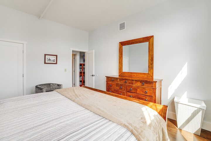 Modern Blaine Condo Rental 1 Mi to Boat Harbor!