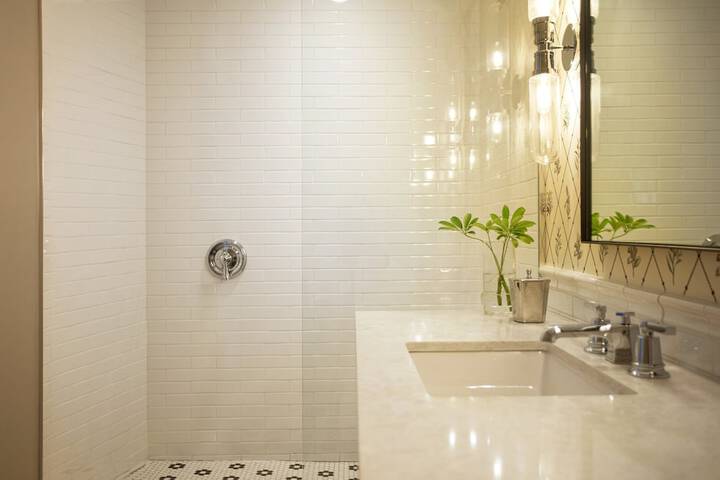 Kimpton Cottonwood by IHG
