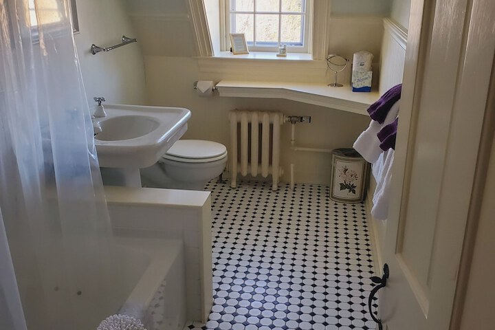 Room 17 of 59