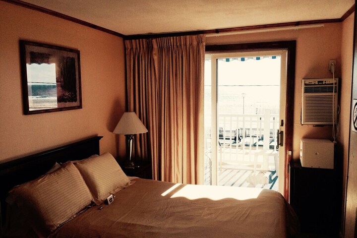 Room 15 of 32