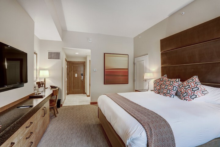 Room 60 of 95