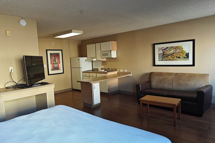 Room 11 of 20