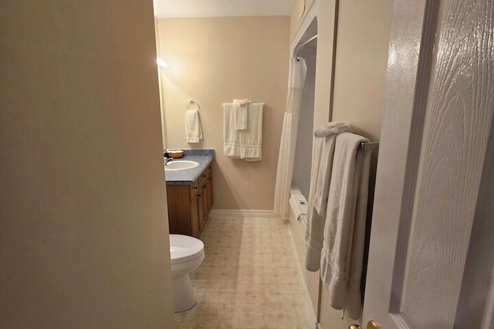 Room 73 of 84