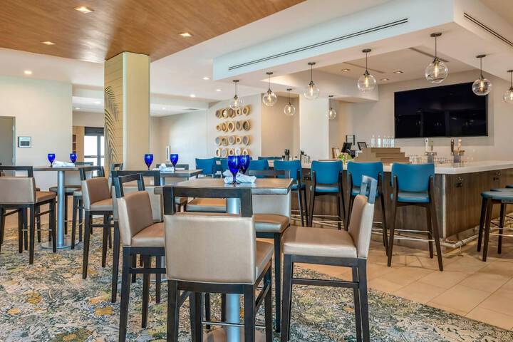 Cambria Hotel St. Petersburg-Madeira Beach Marina