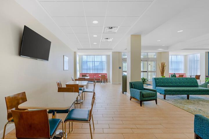 Sleep Inn & Suites Altoona North