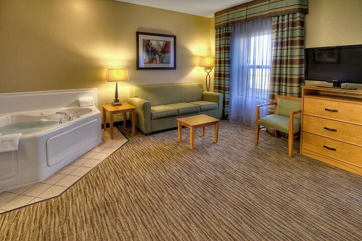 Room 26 of 38