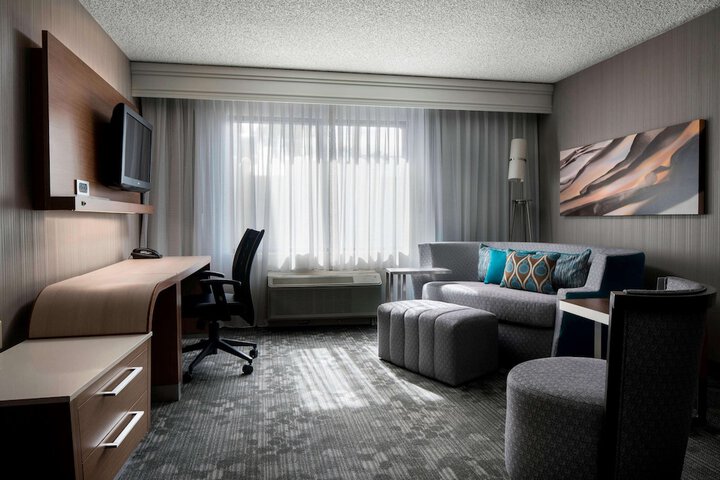 Room 17 of 36