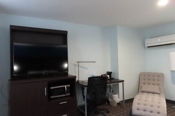 Room 46 of 76