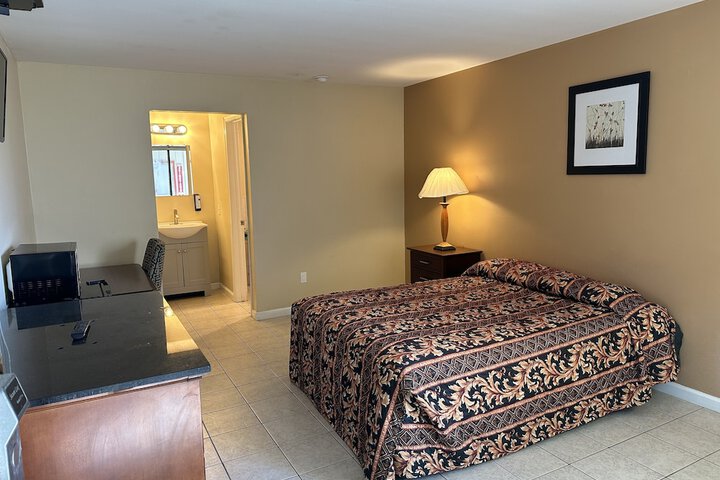 Room 32 of 44