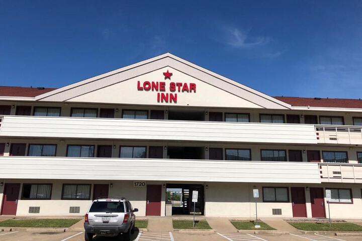 Lone Star Inn