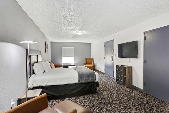 Room 33 of 39