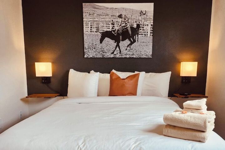 Elk Antler Inn