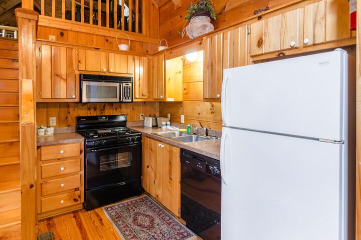 Highland Hills Motel and Cabins – a Master Hosts Resort