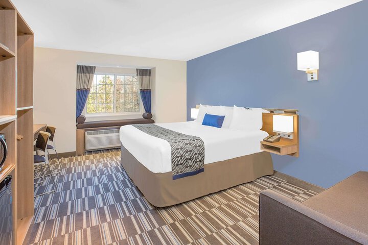 Room 4 of 15