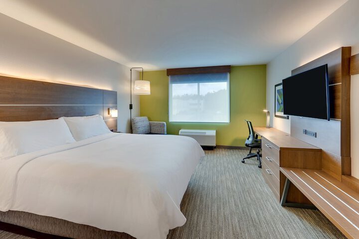 Room 51 of 79