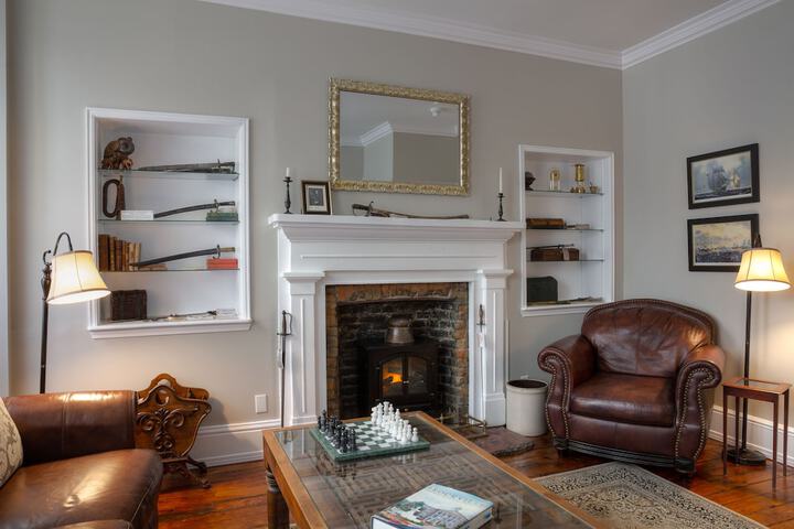 Sir Isaac Brock B & B Luxury Suites