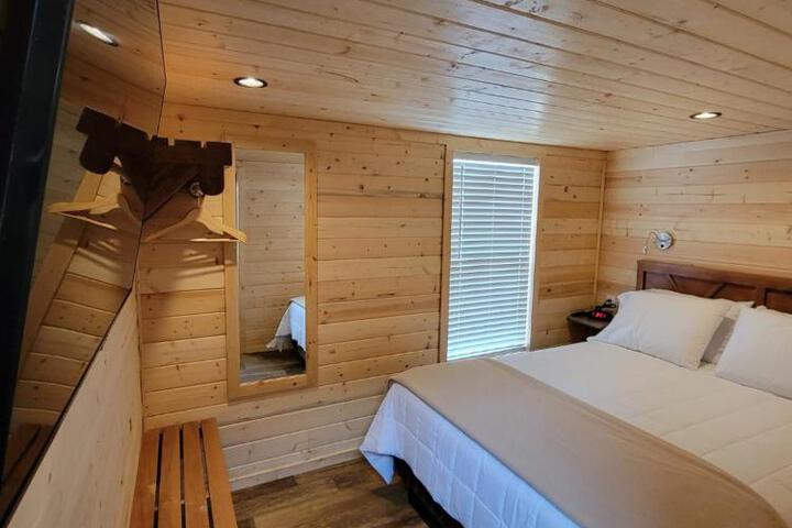 079 Tiny Home nr Grand Canyon South Rim Sleeps 8