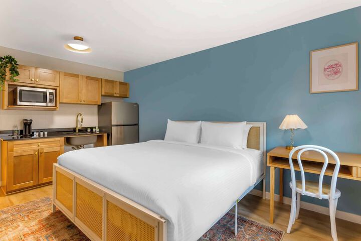 Room 22 of 35