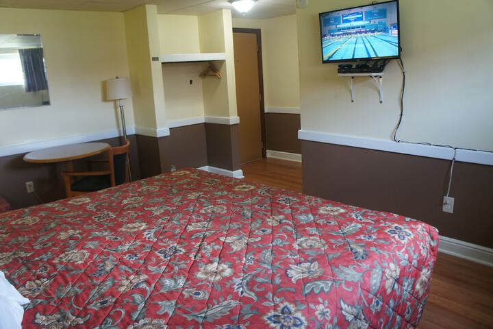 Room 17 of 27
