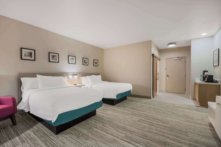 Room 30 of 72