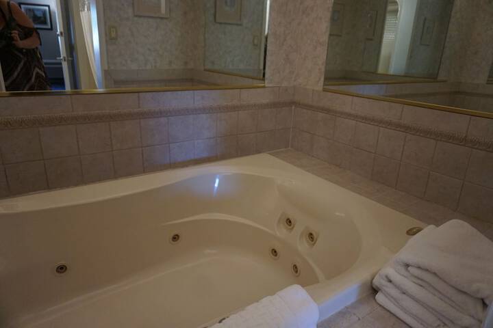 Hot Tub 41 of 42
