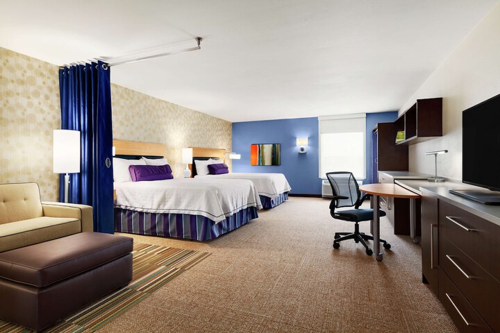 Room 10 of 25