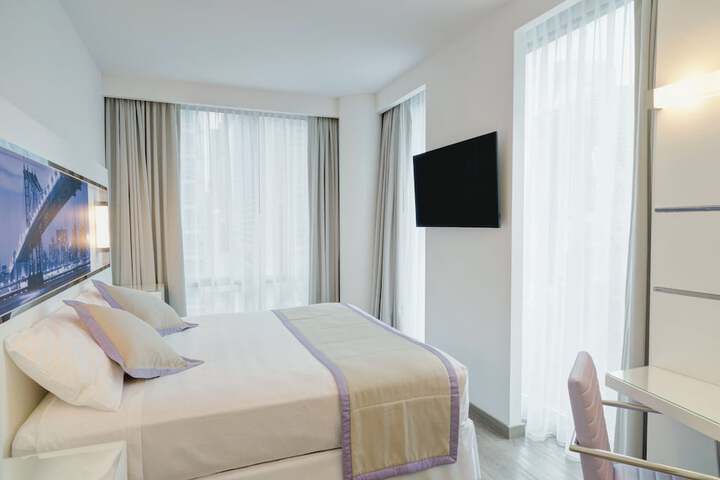 Room 53 of 108