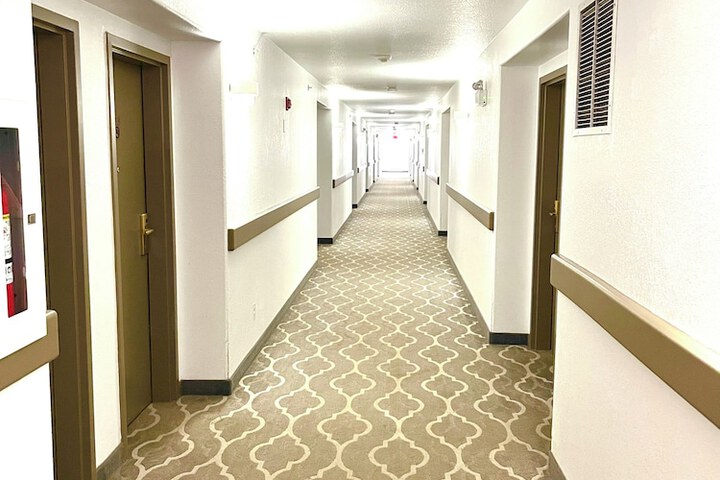 Ballroom/Hall 55 of 57