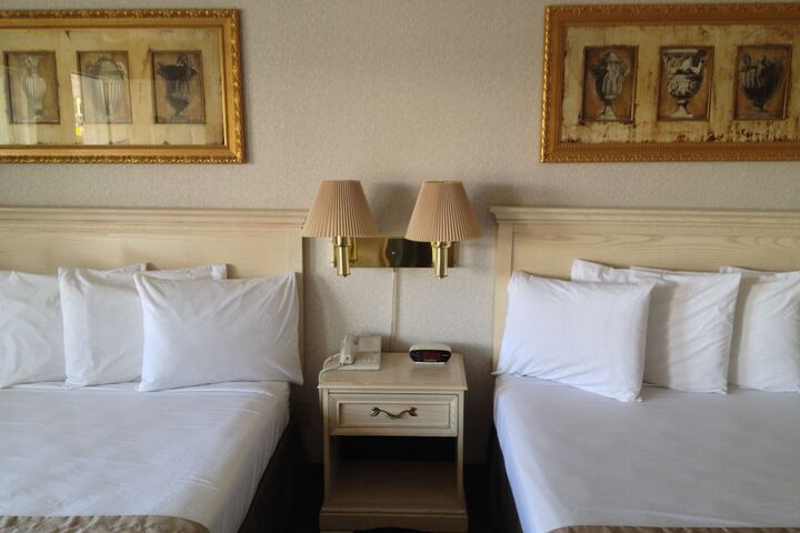 Room 28 of 40