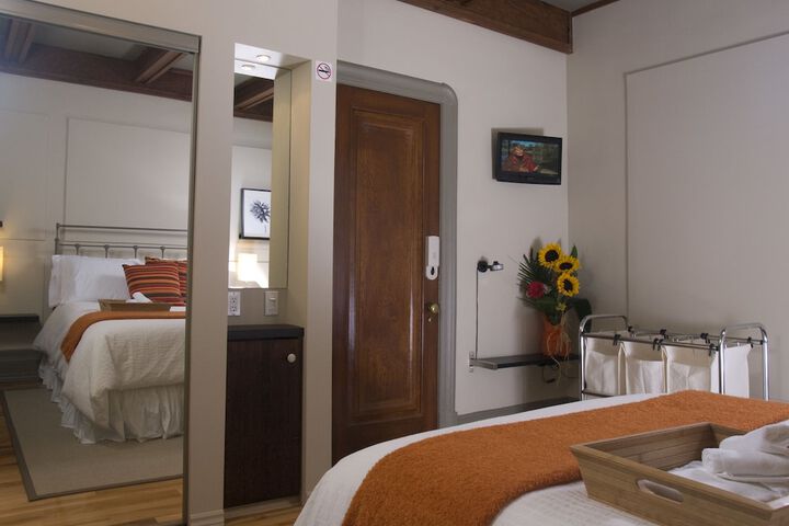 Room 26 of 37
