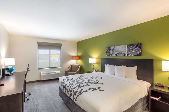 Room 17 of 35