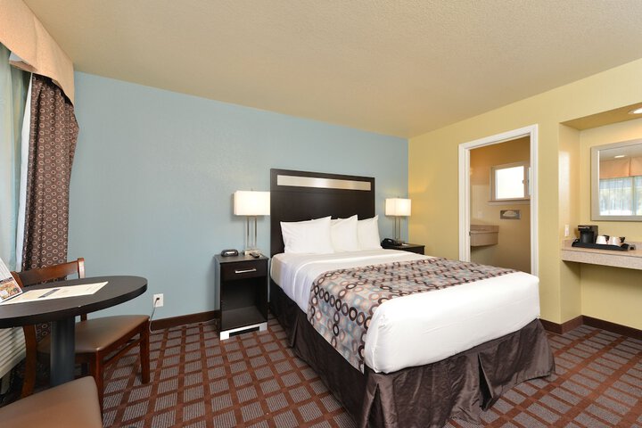 Room 18 of 38