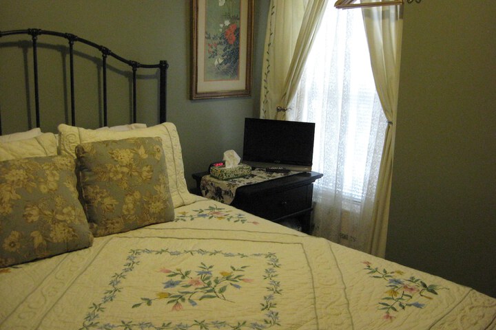 Room 51 of 112