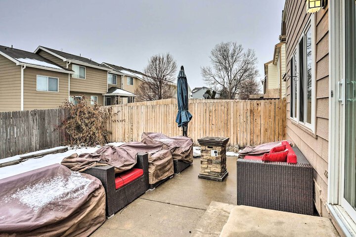 13 Mi to Dtwn Denver: Northglenn Townhome w / Patio