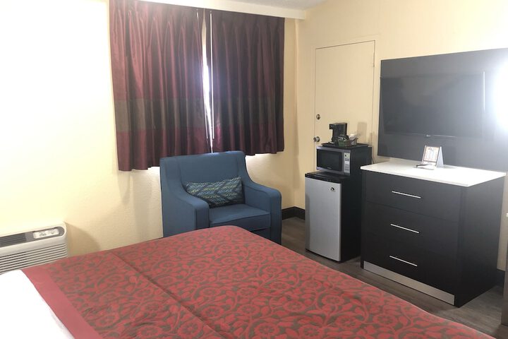 Room 9 of 24